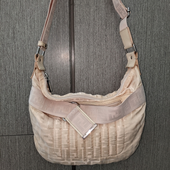 Fendi: Zucca Jacquard FF Monogram Pink Blend Adjustable Bag - Picture 2 of 16